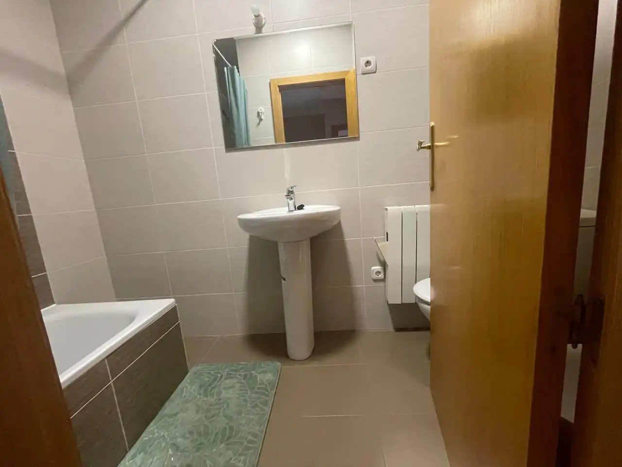 Bany de Dúplex en venda en Piedralaves amb Terrassa, Moblat i Piscina comunitària