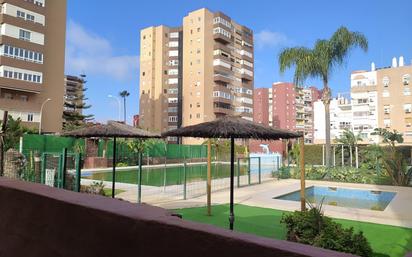 Piscina de Pis de lloguer en Montequinto amb Aire condicionat, Calefacció i Jardí privat