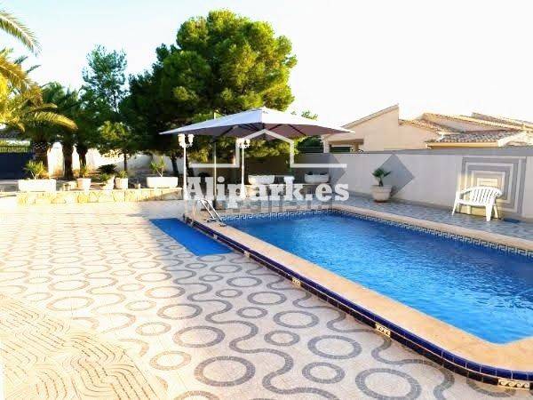 Casa-chalet en Venta en calle Mar negro Camí Ermita Moralet en Moralet