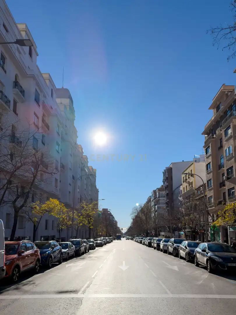 Vista exterior de Apartamento en venta en Madrid con Aire acondicionado, Horno y Lavadora