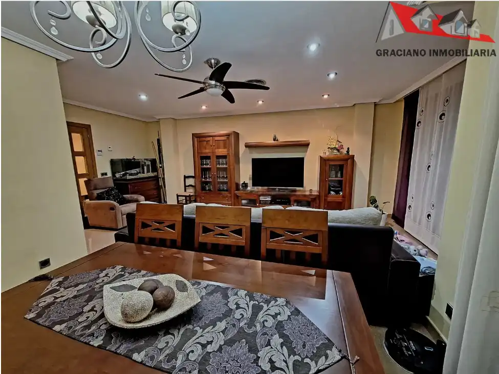 Sala de estar de Piso en venta en La Gineta con Aire acondicionado, Calefacción y Amueblado