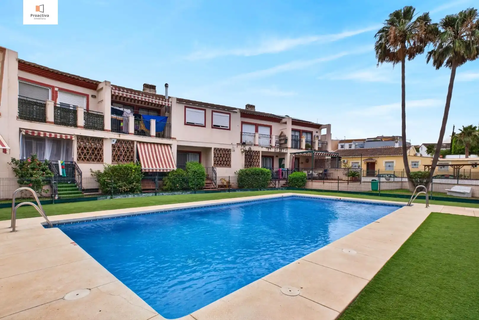 Piscina de Casa adosada en venda en Alhaurín de la Torre amb Aire condicionat, Terrassa i Traster