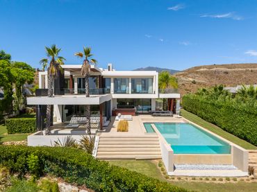 House with pool for sale in Los Flamingos
