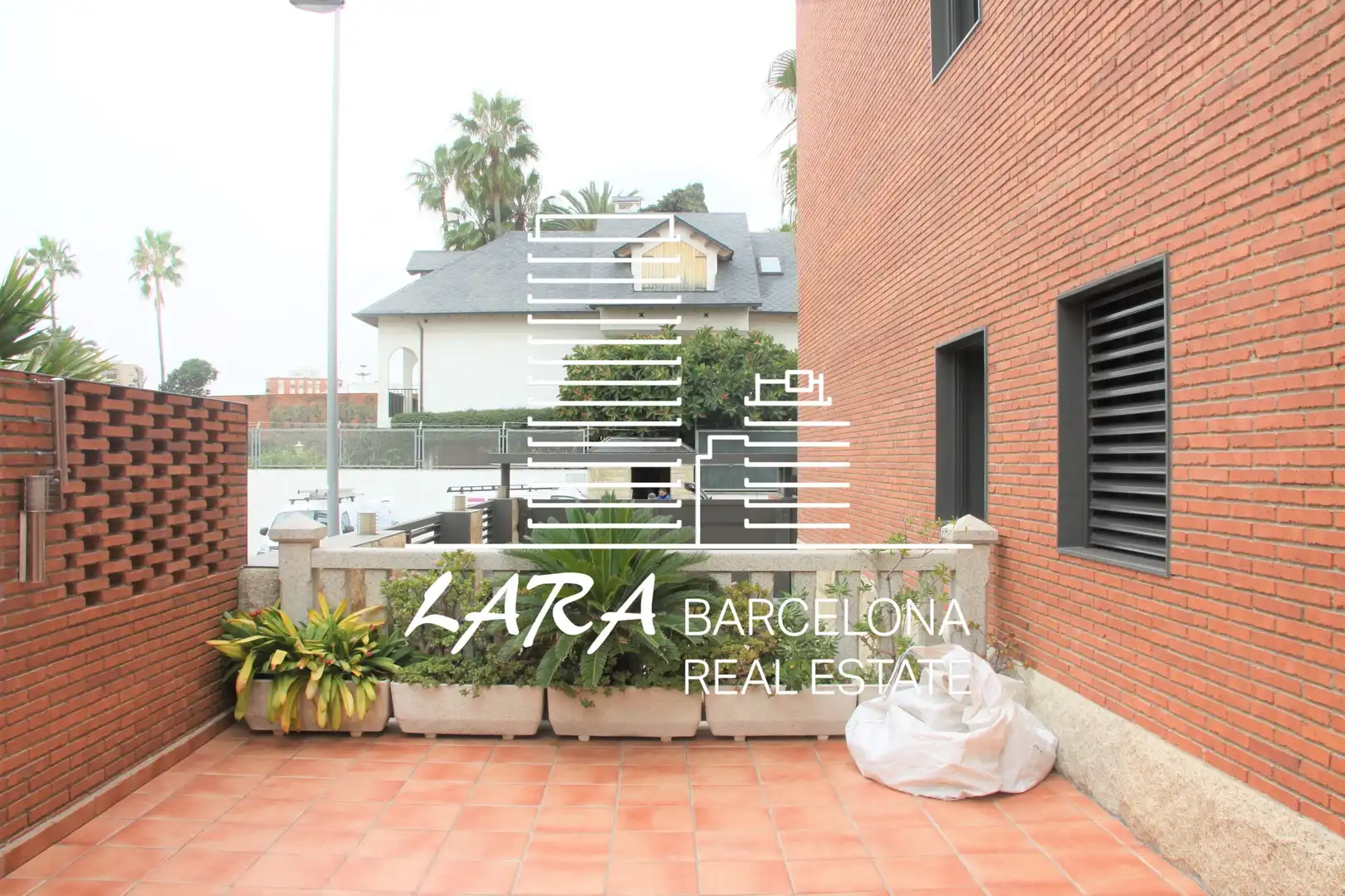 Vista exterior de Casa o chalet en venta en Viladecans con Aire acondicionado, Calefacción y Jardín privado