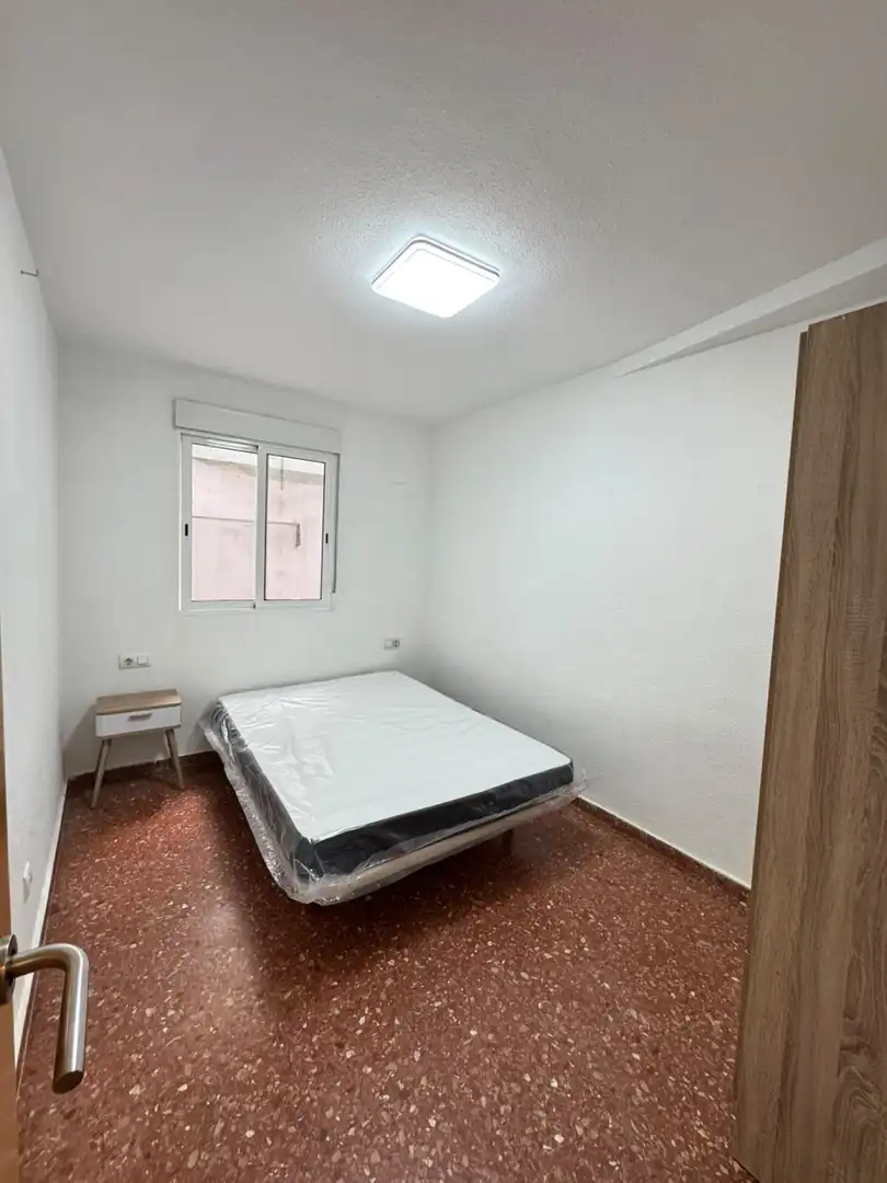 Piso con terraza en alquiler en Valencia - CL BARCO, imagen 5