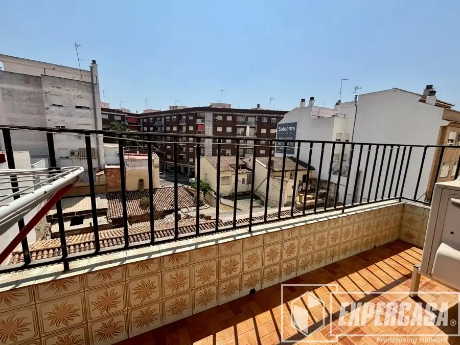 Vista exterior de Pis en venda en Alaquàs