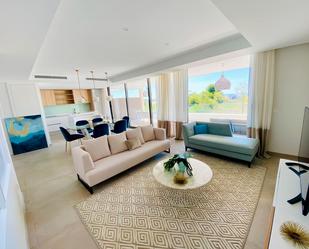 Sala d'estar de Apartament en venda en Estepona amb Aire condicionat, Terrassa i Traster