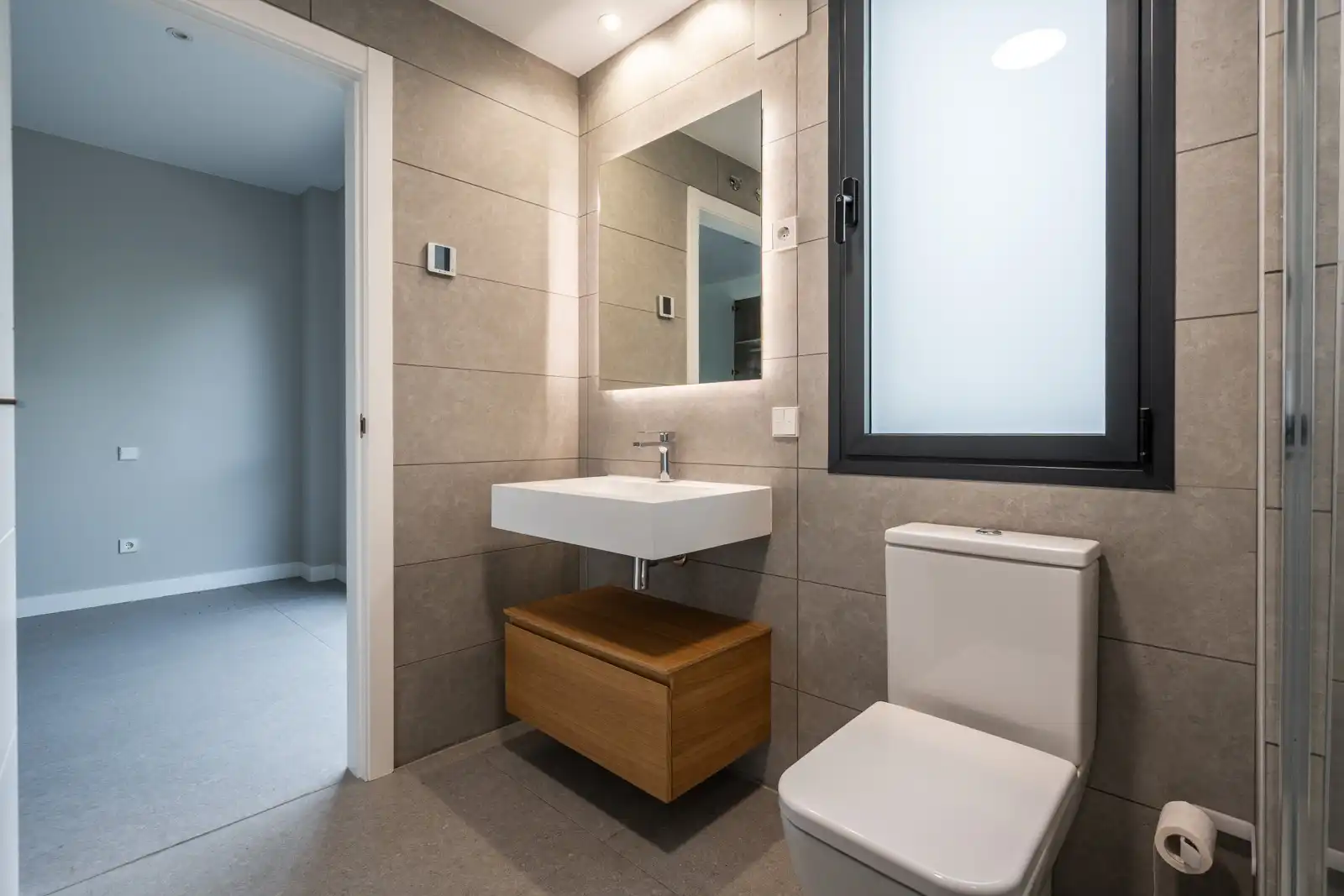 Bathroom of Houses for sale in Villanueva de la Cañada  with Air Conditioner, Heating and Private garden