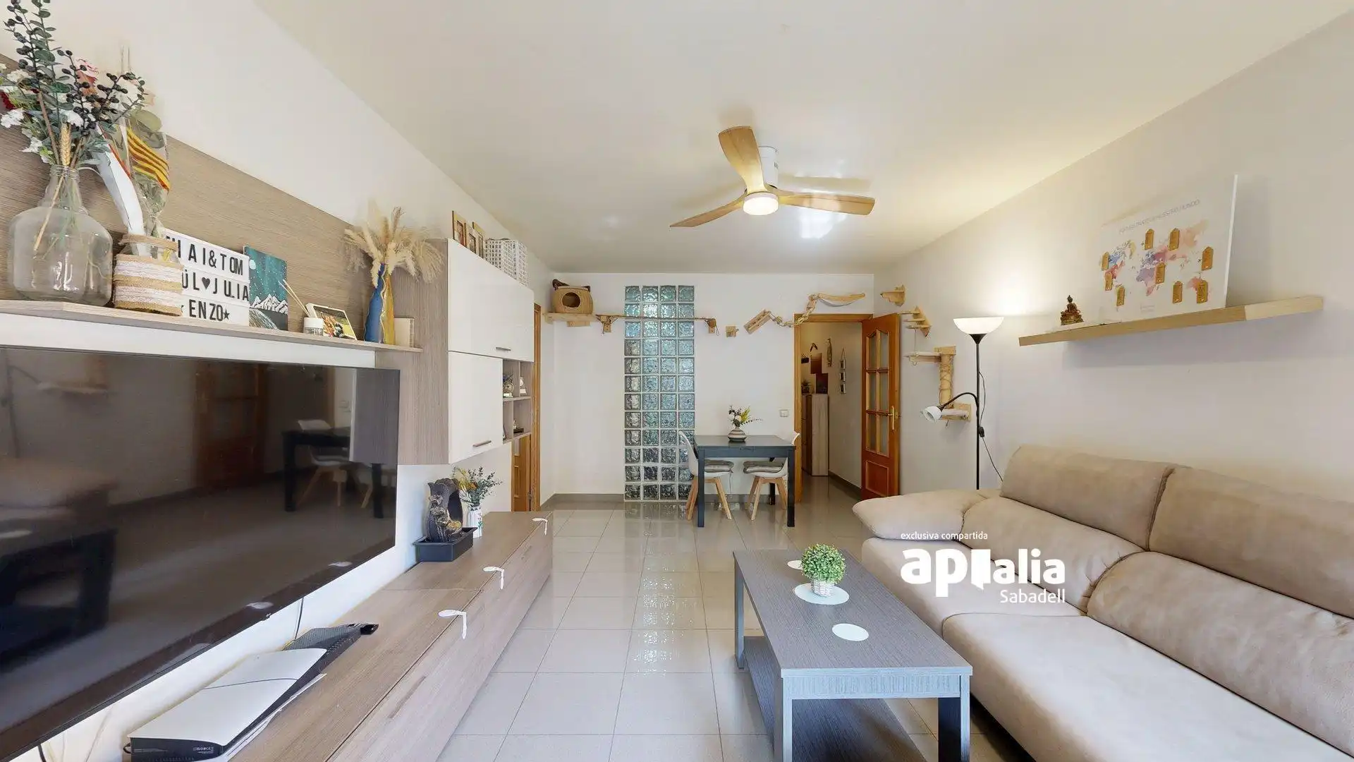 Wohnzimmer von Wohnung zum Verkauf in Barberà del Vallès mit Klimaanlage, Heizung und Balkon