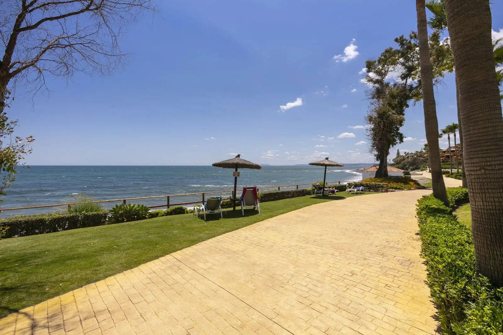 Jardí de Dúplex en venda en Estepona amb Aire condicionat, Terrassa i Traster
