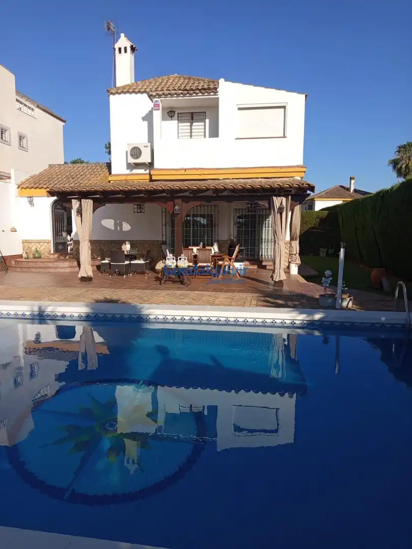 Chalet con piscina en venta en Cerros de Montequinto, imagen 36