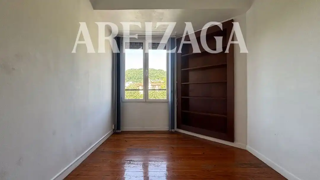Bedroom of Flat for rent in Donostia - San Sebastián   with Heating, Terrace and Oven