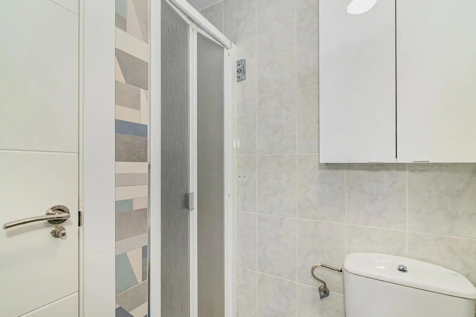 Bathroom of Flat for sale in Granada  with Air Conditioner, Heating and Terrace