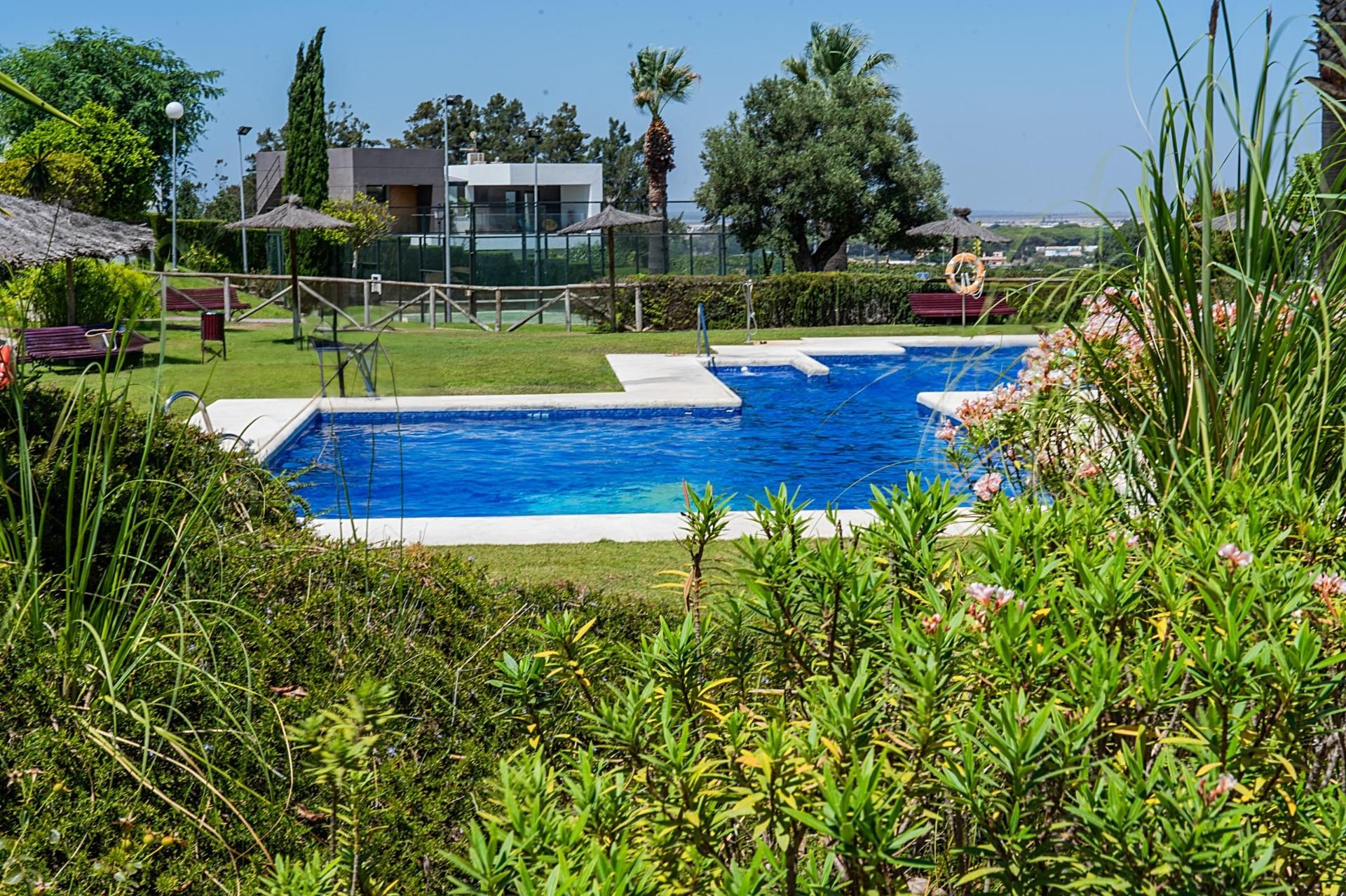 Swimming pool of Flat for sale in Sanlúcar de Barrameda  with Air Conditioner, Private garden and Terrace