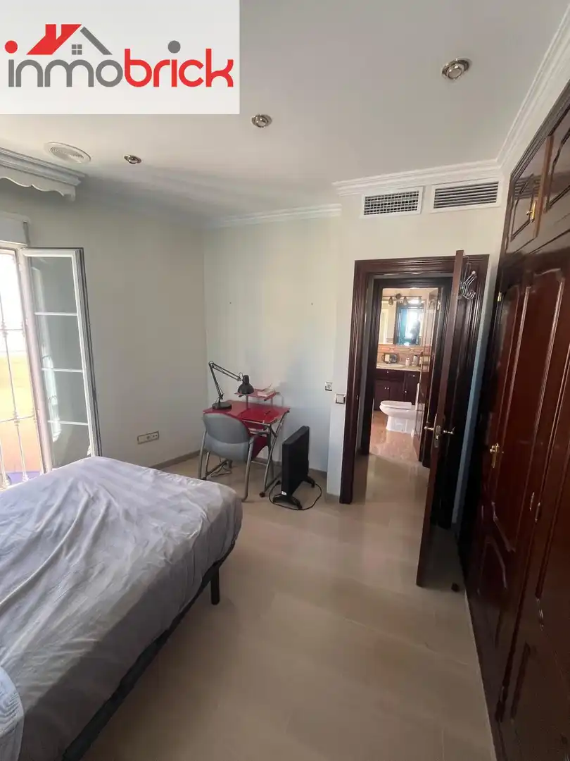 Habitación de Casa o chalet en venta en Lucena con Calefacción, Terraza y Piscina