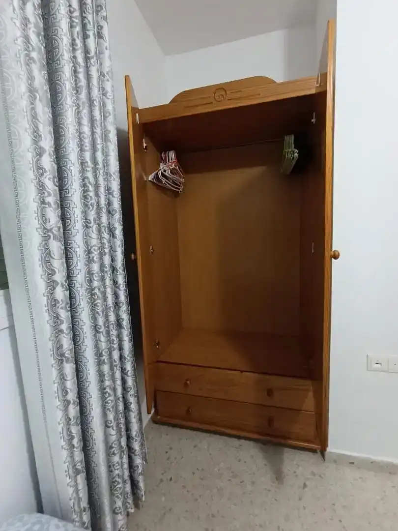 Dormitori de Pis per a compartir en San Roque amb Moblat, Forn i Rentadora