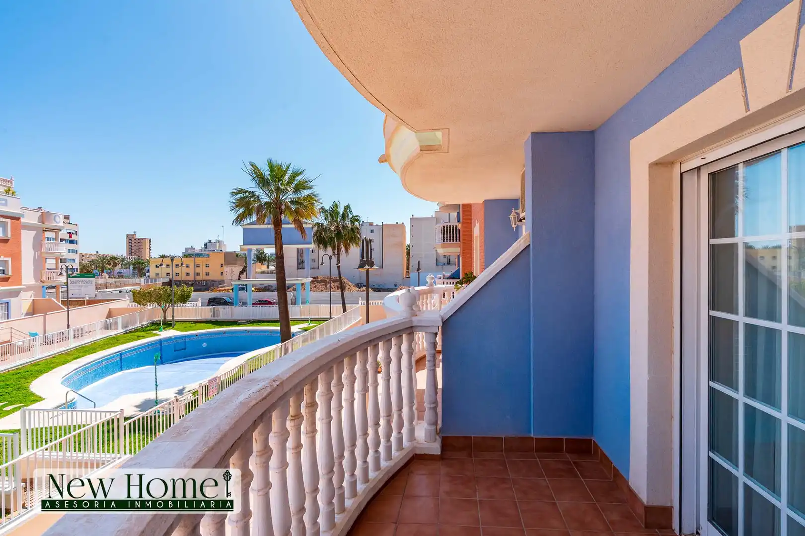 Exterior view of Flat for sale in Roquetas de Mar  with Terrace, Swimming Pool and Furnished