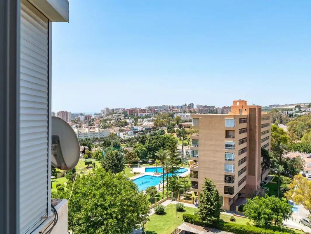Vista exterior de Estudio en venta en Torremolinos con Aire acondicionado, Calefacción y Piscina