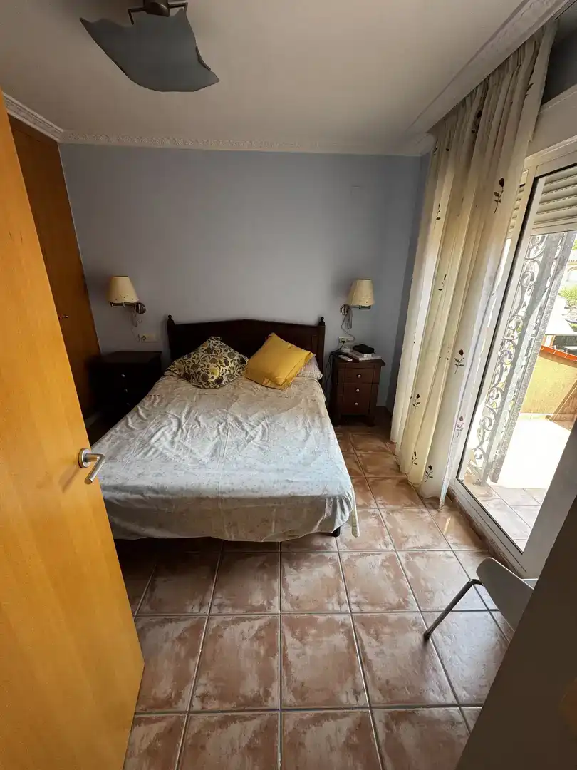 Dormitori de Casa adosada en venda en Mont-roig del Camp amb Aire condicionat, Piscina i Balcó