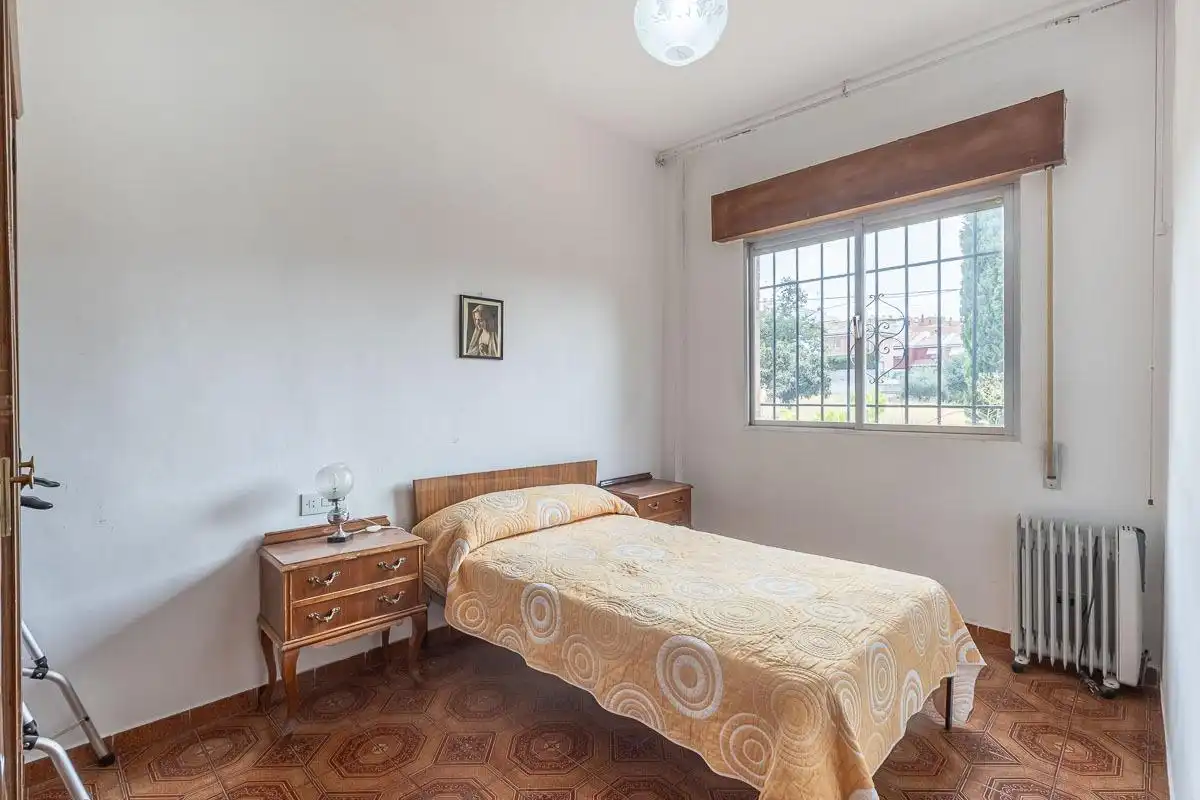 Dormitori de Casa o xalet en venda en Granada amb Jardí privat, Terrassa i Piscina