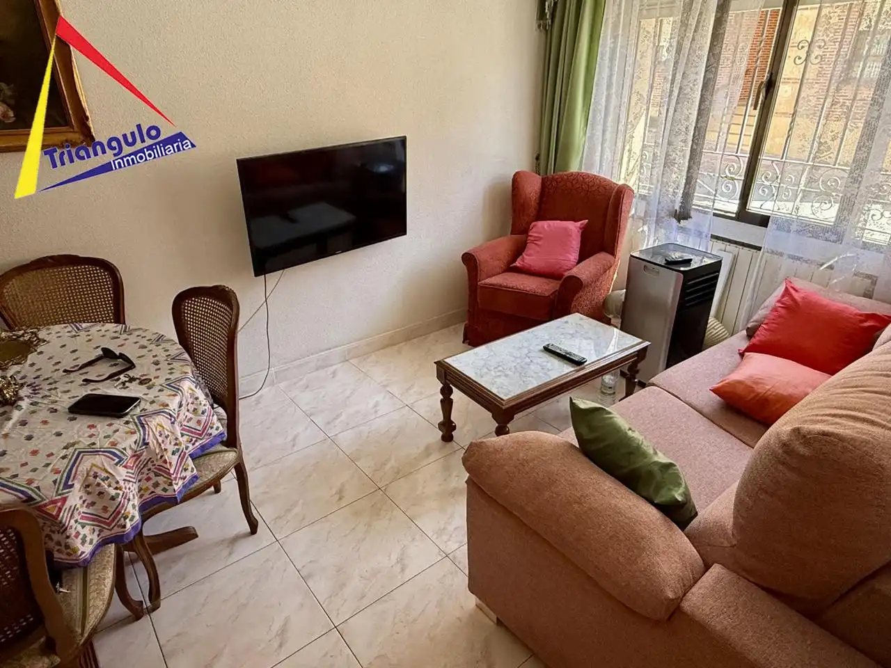 Living room of Houses for sale in Escalona del Prado  with Heating