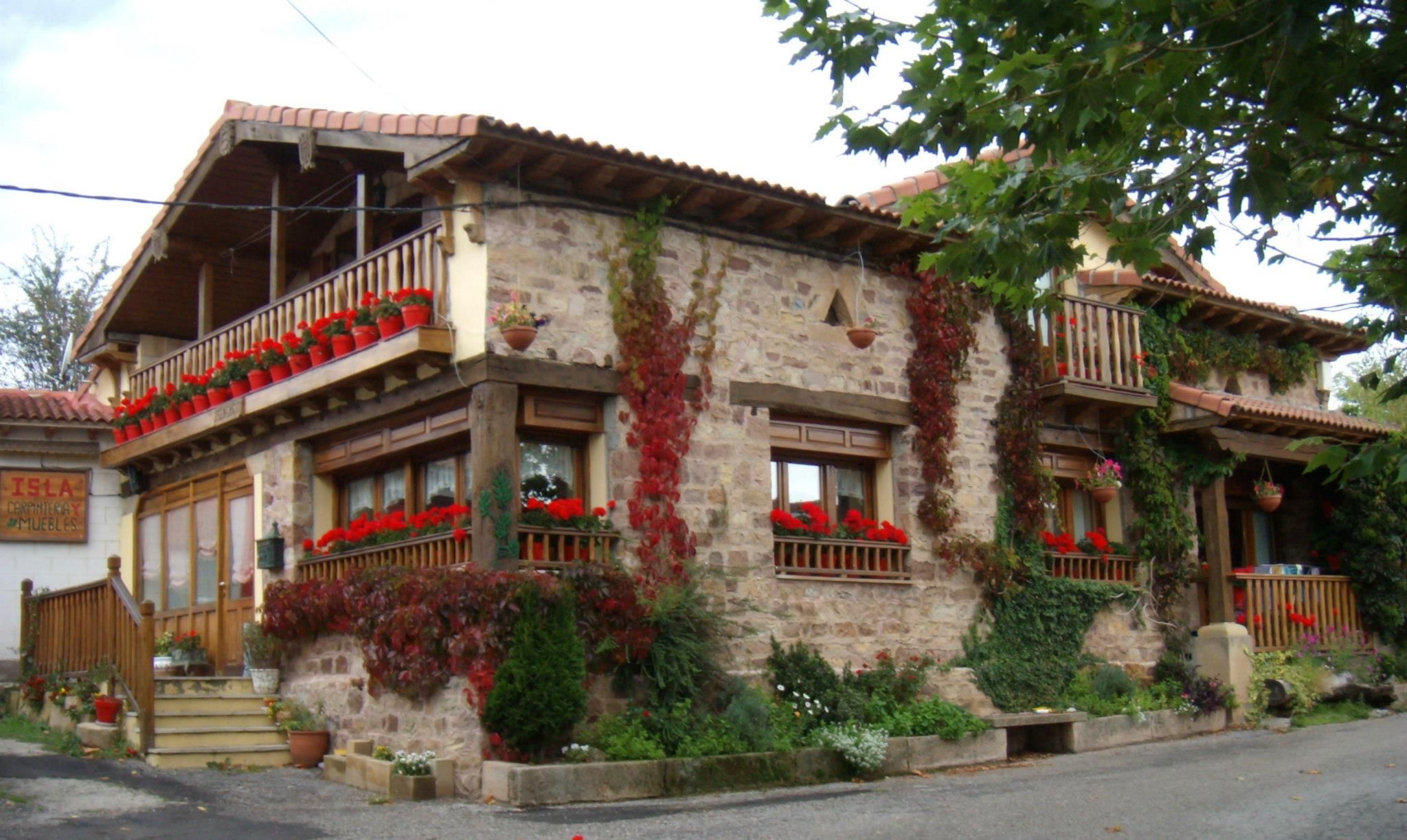 Casa o chalet en venta en Hermandad de Campoo de Suso con Terraza, Piscina y Amueblado