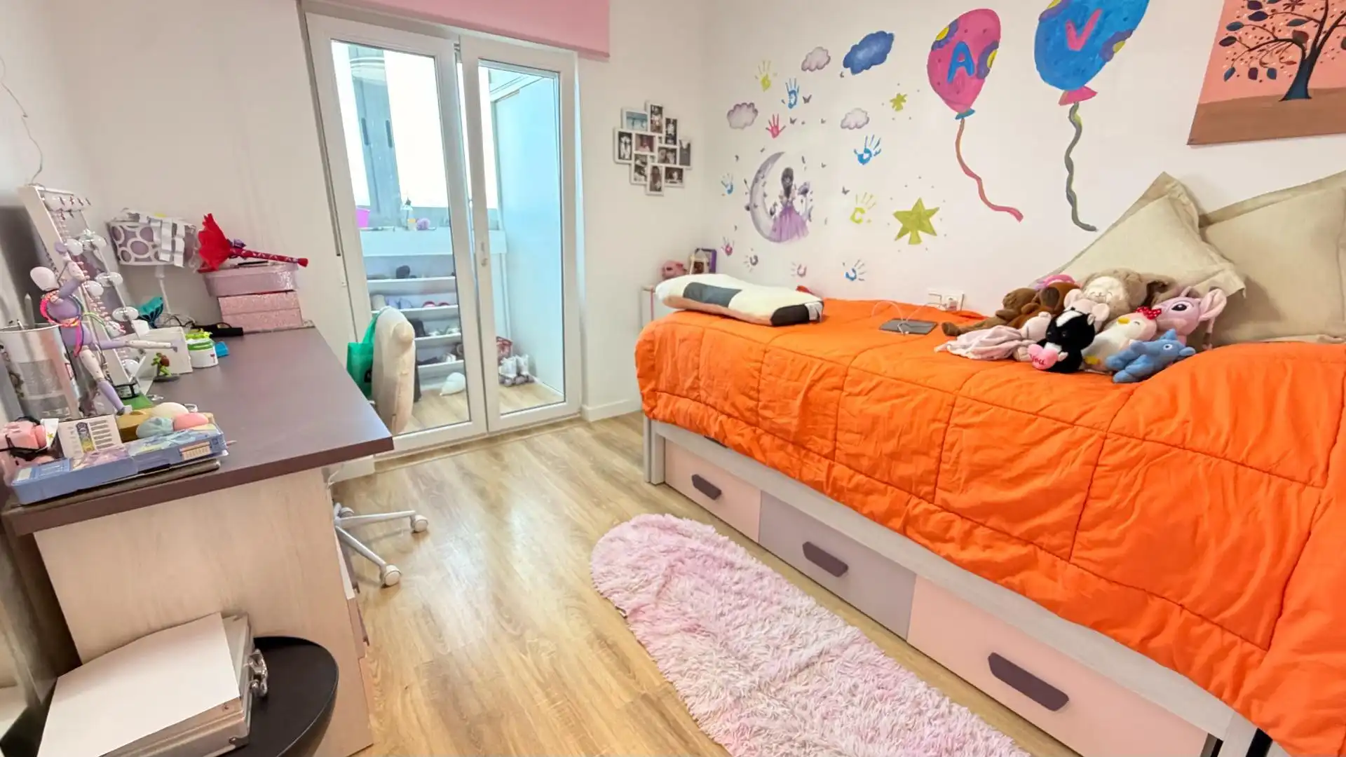 Schlafzimmer von Dachboden zum Verkauf in Elche / Elx mit Heizung, Terrasse und Abstellraum