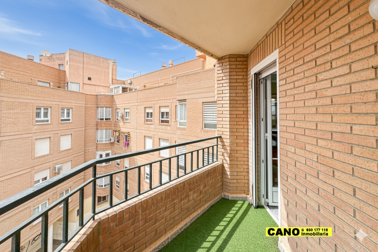 Piso en venta en Regaliz, Nueva Almería - Cortijo Grande - Vega de Acá