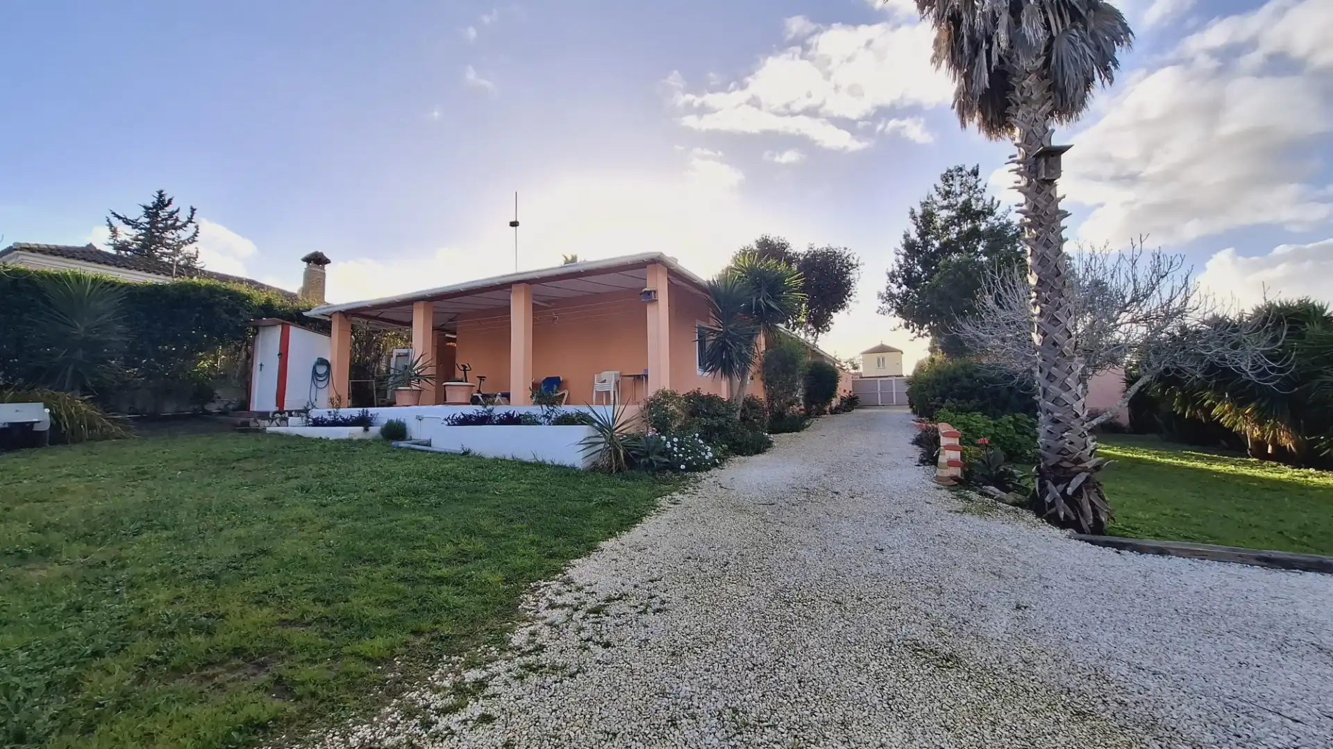 Vista exterior de Casa o xalet en venda en Chiclana de la Frontera