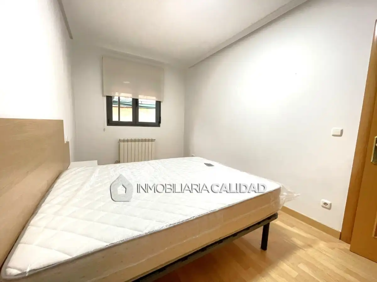 Bedroom of Flat for rent in Burgos  with Heating, Terrace and Storage room
