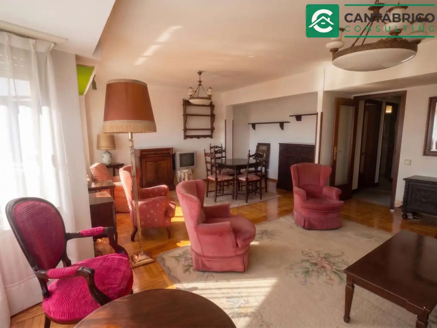 Living room of Flat for sale in Gijón   with Heating, Parquet flooring and Furnished