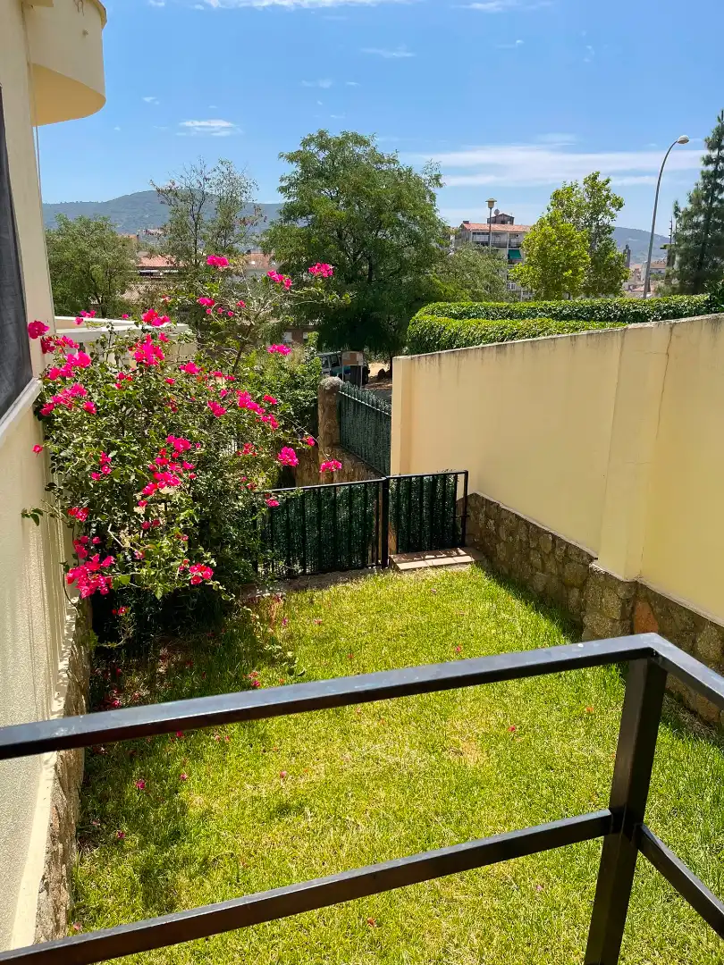 Jardí de Casa o xalet en venda en Plasencia amb Aire condicionat, Calefacció i Jardí privat