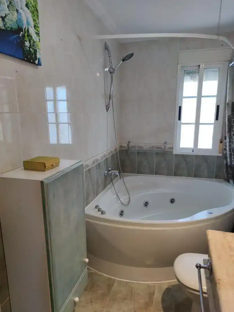 Bany de Pis en venda en Torrejón el Rubio amb Aire condicionat, Parquet i Moblat