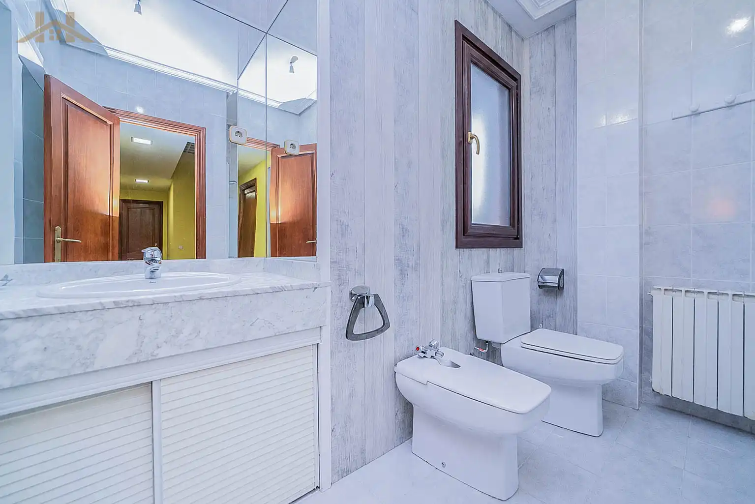 Baño de Casa o chalet en venta en Boadilla del Monte con Aire acondicionado, Calefacción y Jardín privado