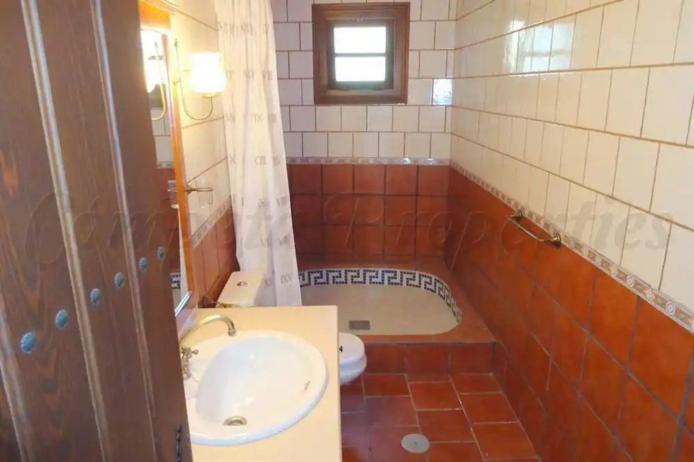 Casa con piscina en venta en Torrox Pueblo, imagen 3