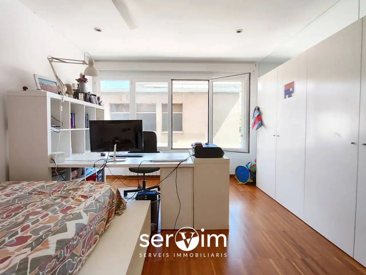 Bedroom of Flat for sale in Girona  with Heating