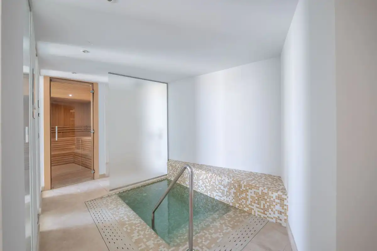Badezimmer von Wohnung zur Miete in Benahavís mit Abstellraum