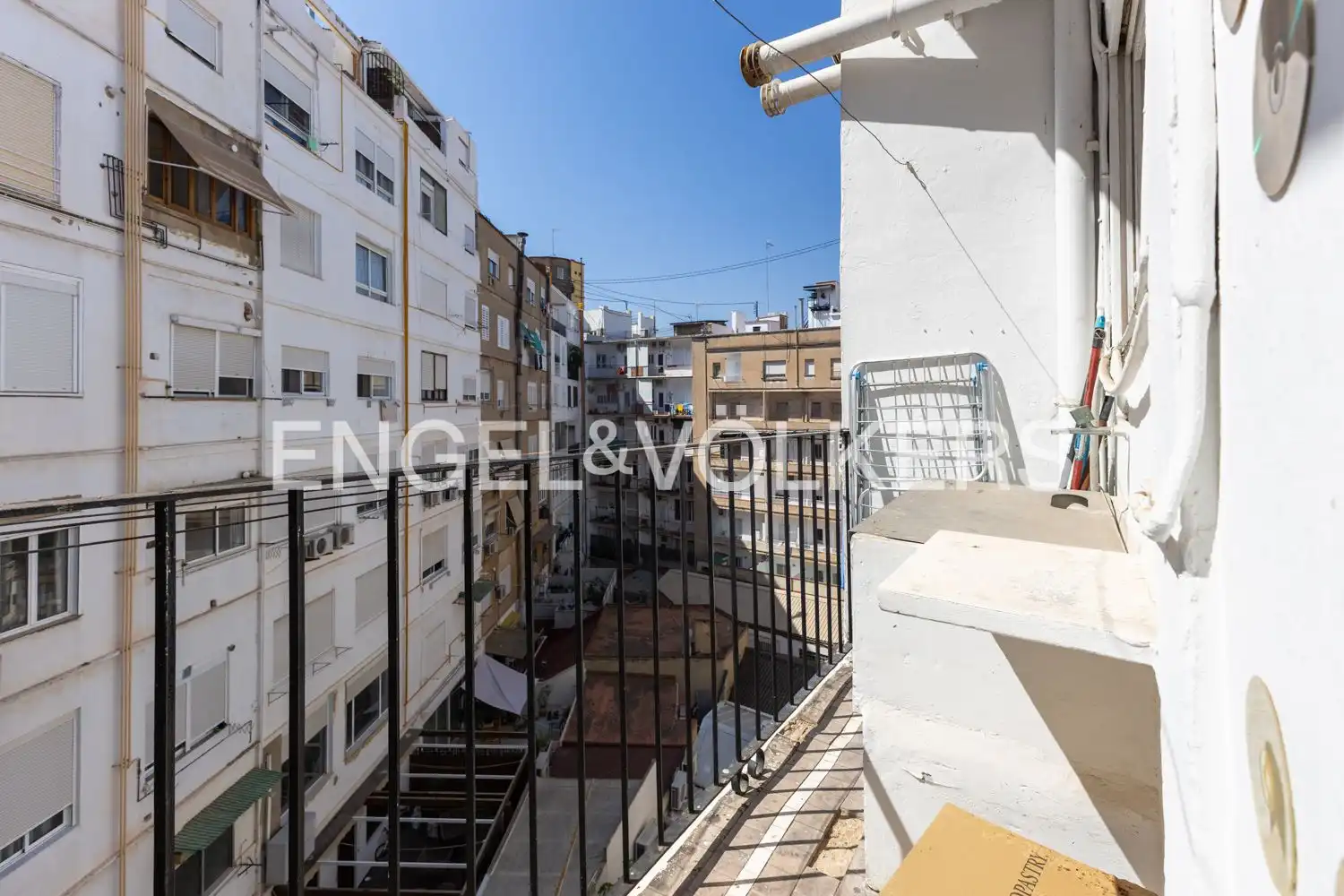 Außenansicht von Wohnung zum Verkauf in Valencia mit Heizung und Balkon