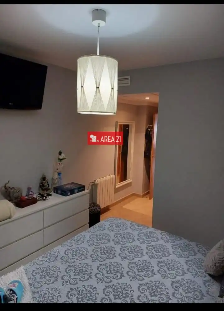 Flat for sale in La Pobla de Vallbona  with Air Conditioner and Heating