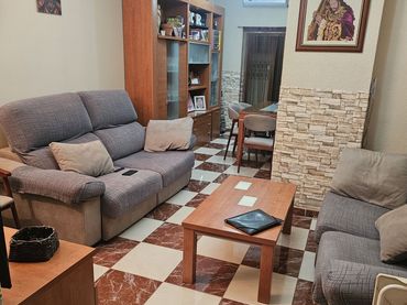 Casa con balcón en venta en San Felipe - El Almendral - La Merced
