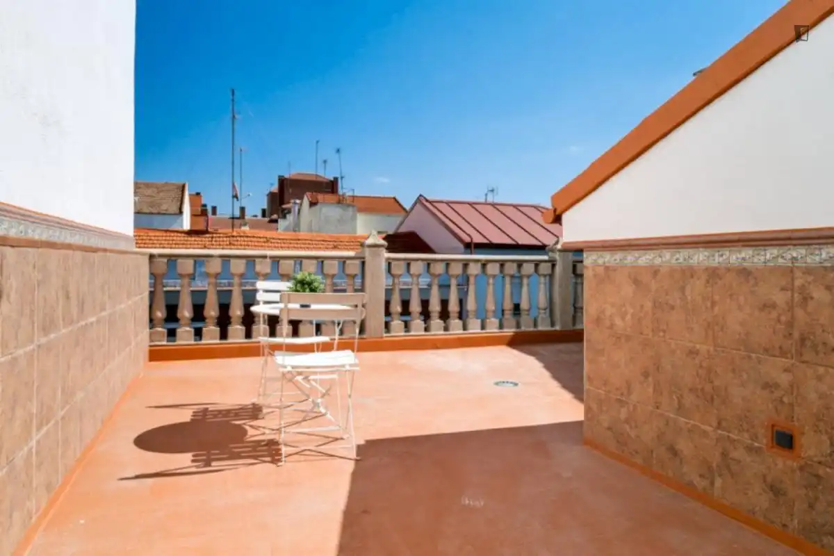 Terrassa de Casa o xalet per a compartir en Madrid amb Calefacció, Moblat i Forn