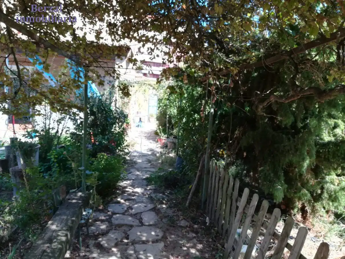 Jardí de Finca rústica en venda en  Logroño amb Jardí privat, Traster i Balcó
