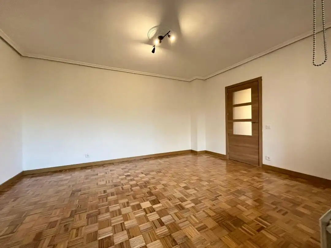 Wohnzimmer von Wohnung zum Verkauf in Barañáin / Barañain mit Heizung und Balkon