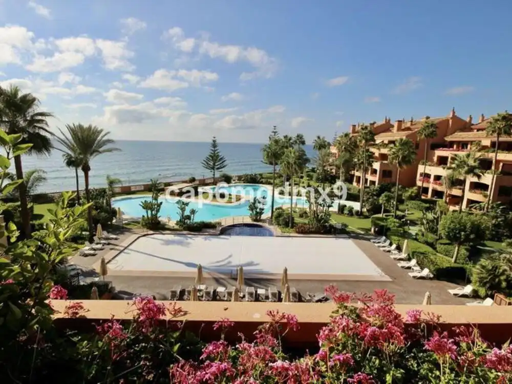 Exterior view of Attic for rent in Marbella  with Air Conditioner, Terrace and Storage room
