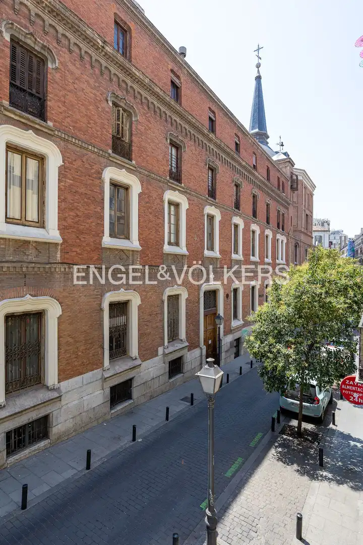 Vista exterior de Piso en venta en Madrid con Aire acondicionado y Calefacción