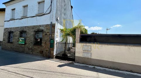 CAMPO: PISO DE PLANTA BAJA AMPLIA CON TERRENO!!