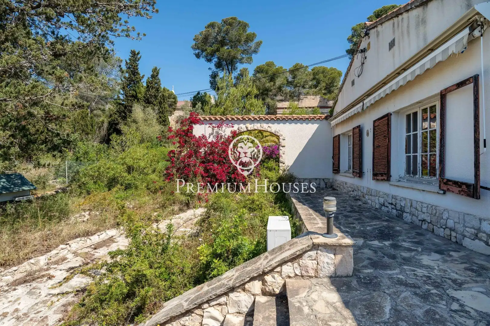 Vista exterior de Casa o xalet en venda en Tarragona amb Jardí privat, Terrassa i Traster