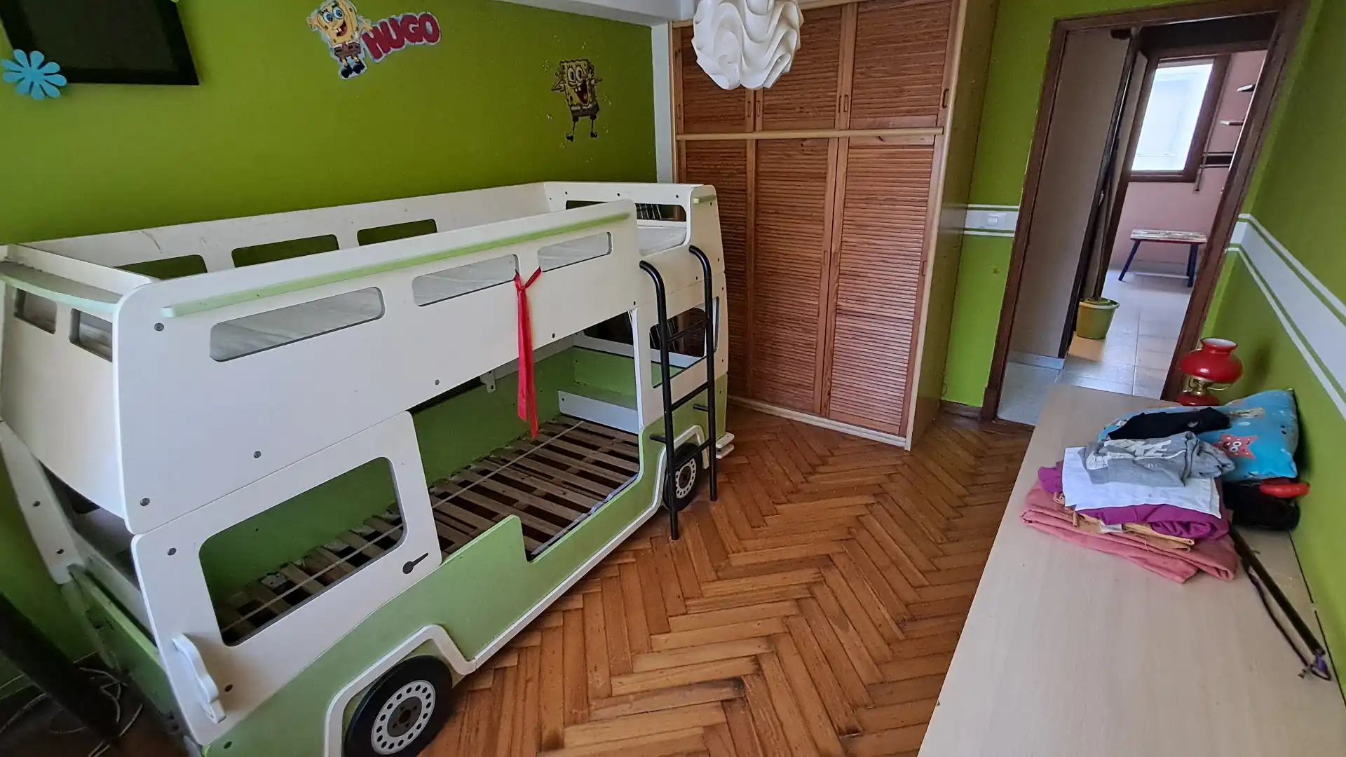 Habitación de Piso en venta en Vigo  con Parquet, Trastero y Amueblado