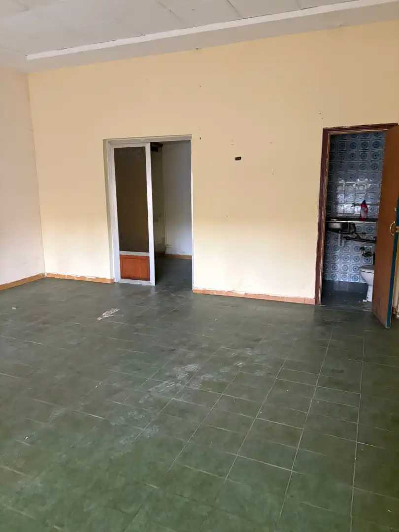 Local comercial en venta en Calle Escuelas Pías 31, imagen 4