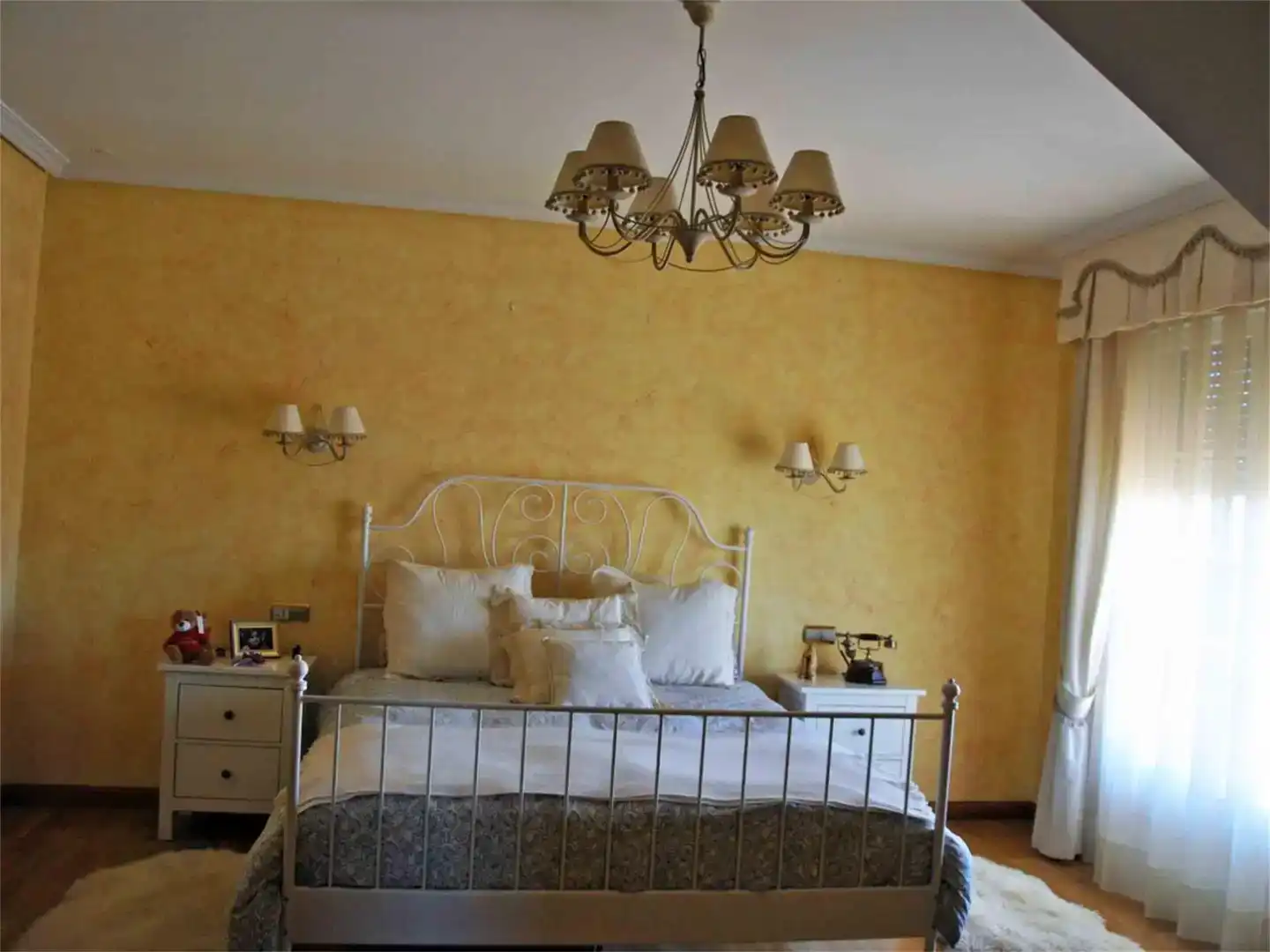 Habitación de Casa o chalet en venta en Belmonte de Tajo con Aire acondicionado, Parquet y Piscina